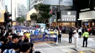 港法輪功新年遊行 陸客讚賞真善忍