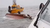 韓國漁船與油輪相撞翻覆 已知13死2人失蹤