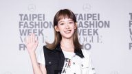孟耿如逐后失利發文 甜喊愛子佼：最大靠山