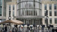 國航前女經理林英紐約認罪 助中共軍方偷運包裹
