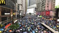 【今日点击】8.18维园集会 4大原因促170万港人冒雨上街