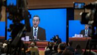 中美高層何時接觸？中共外長王毅：「哼哼」