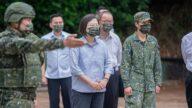 中共无人机扰离岛 蔡英文下令：必要时强力反制