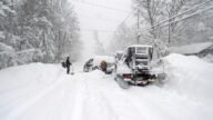 【生活智慧】美東北迎暴風雪 雪後挖車 開車小技巧