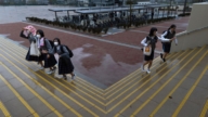 日本78岁老人开车撞飞4名小学生 1死1重伤