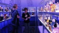 史努比75岁了！ 穿奢侈品牌巴黎展出