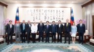 8月27日两岸扫描 赖清德会见IPAC访问团