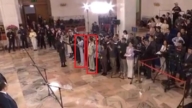 话筒递错人？ 中共两会记者会演戏又穿帮（视频）