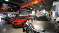 中国高油价 燃油车卖不动 又见4S店跑路