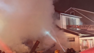 王后区家暴男纵火自焚 房屋爆炸八名警员受伤