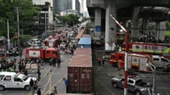 泰國貨運列車與巴士相撞 已致8死多人傷